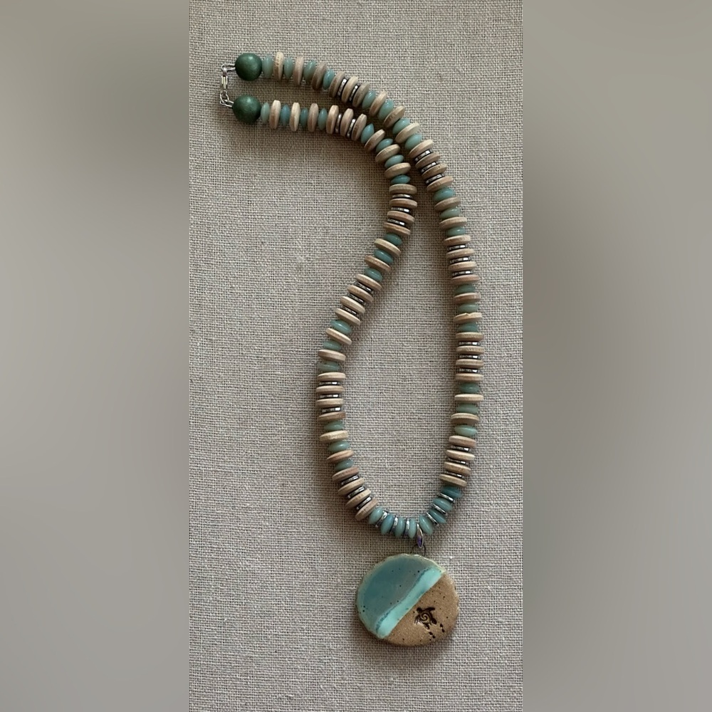 20 inch Ceramic and Wood bead necklace NWOT - Picture 14 of 15